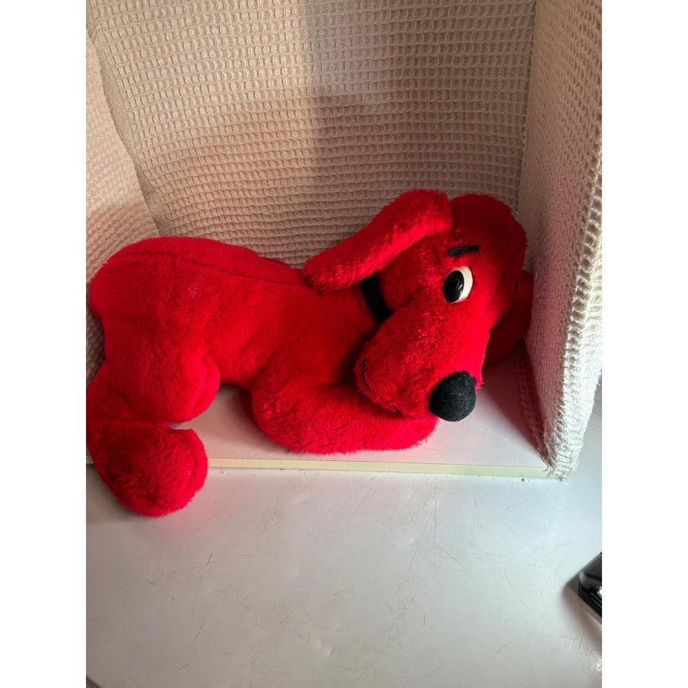 Classic Kids Scholastic Clifford The Big Red Dog Plush Toy 33in Red